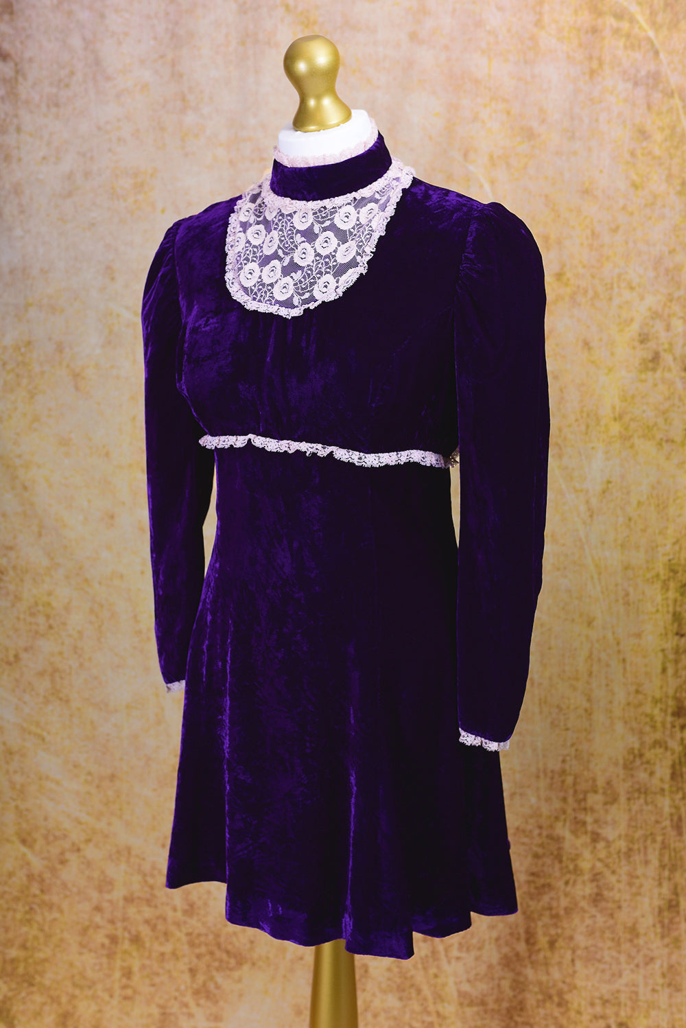 The REGAL Vintage Dress 3