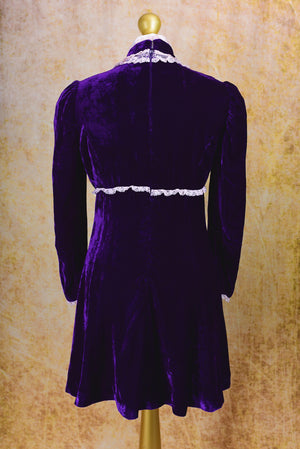 The REGAL Vintage Dress 5